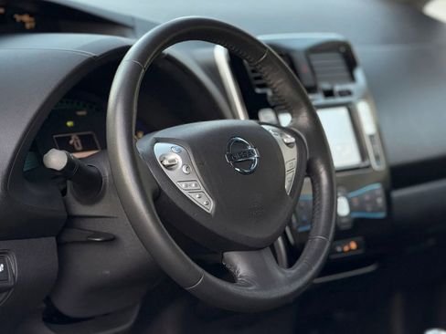 Used 2014 Nissan Leaf SV w/ LED & Quick Charge Package FWD image 13