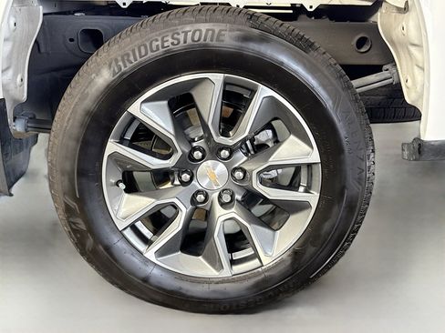 Used 2025 Chevrolet Silverado 1500 LT image 37