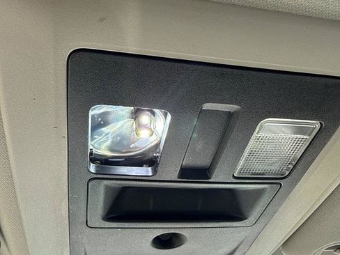 Used 2018 RAM 1500 Express AWD/4WD image 9