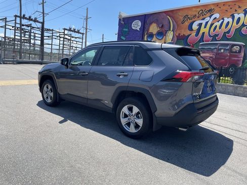 Used 2025 Toyota RAV4 XLE AWD/4WD image 3