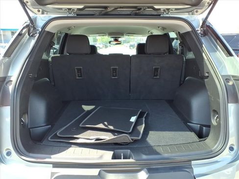 Used 2025 Chevrolet Blazer LT image 11