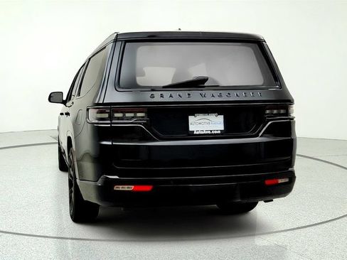 Used 2022 Jeep Grand Wagoneer Series II AWD/4WD image 6