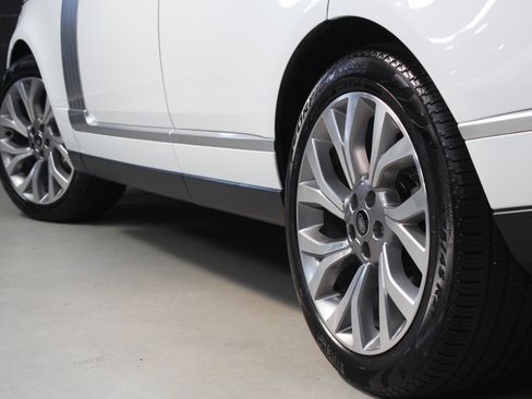 Used 2022 Land Rover Range Rover P525 Westminster Edition AWD/4WD image 21