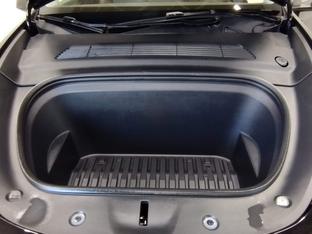 Used 2024 Tesla Model Y Long Range AWD/4WD image 8