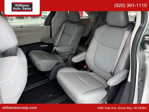 Used 2021 Toyota Sienna XLE image 12