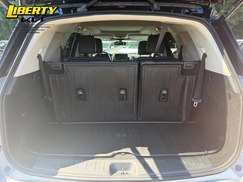 Used 2022 Nissan Pathfinder Platinum w/ Cargo Package AWD/4WD image 11