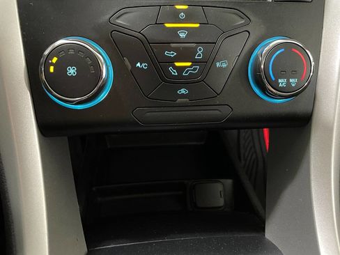 Used 2014 Ford Fusion SE w/ Equipment Group 201A image 34