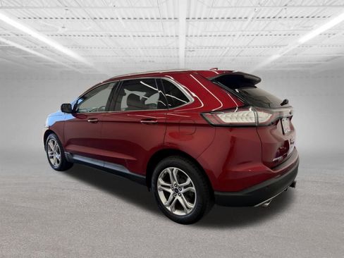 Used 2018 Ford Edge Titanium w/ Technology Package FWD image 3