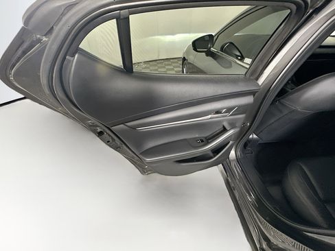 Used 2022 MAZDA MAZDA3 s image 26