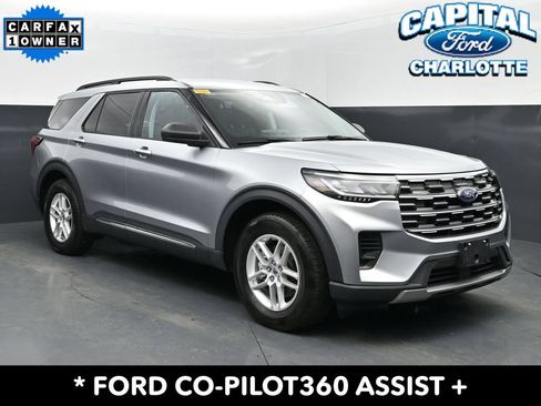 Used 2025 Ford Explorer Active RWD image 3
