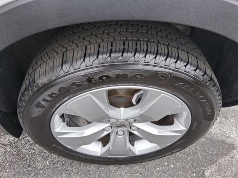 Used 2022 Volvo XC40 T5 Momentum AWD/4WD image 19