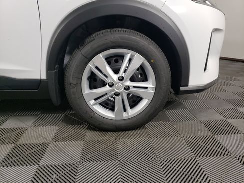 New 2025 Nissan Kicks Play S image 7