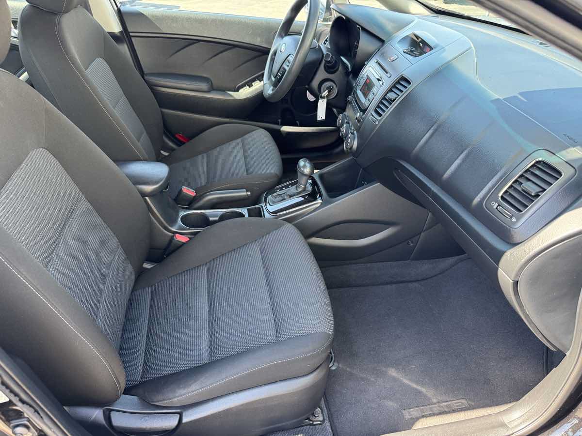 Used 2017 Kia Forte LX FWD image 14