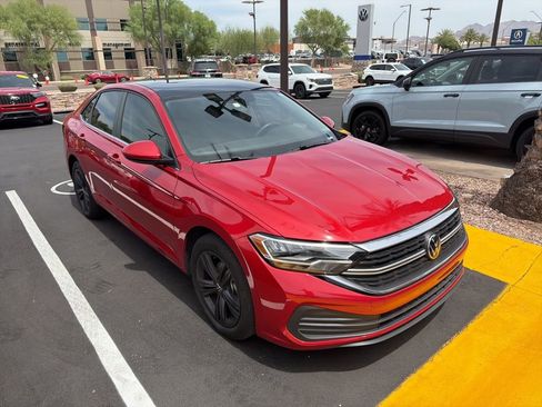 Used 2024 Volkswagen Jetta SE w/ Panoramic Sunroof Package FWD image 6