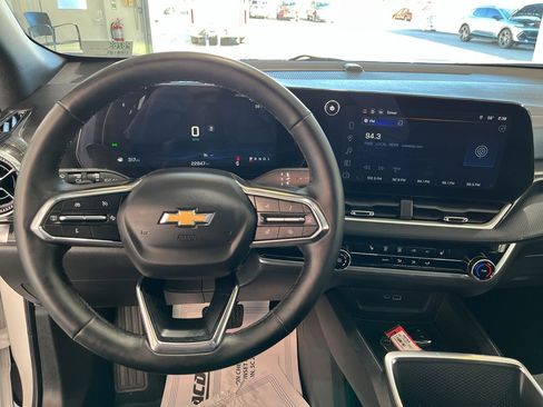 Used 2025 Chevrolet Equinox LT image 15