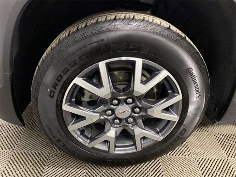 Certified 2023 GMC Acadia SLT w/ Preferred Package image 10