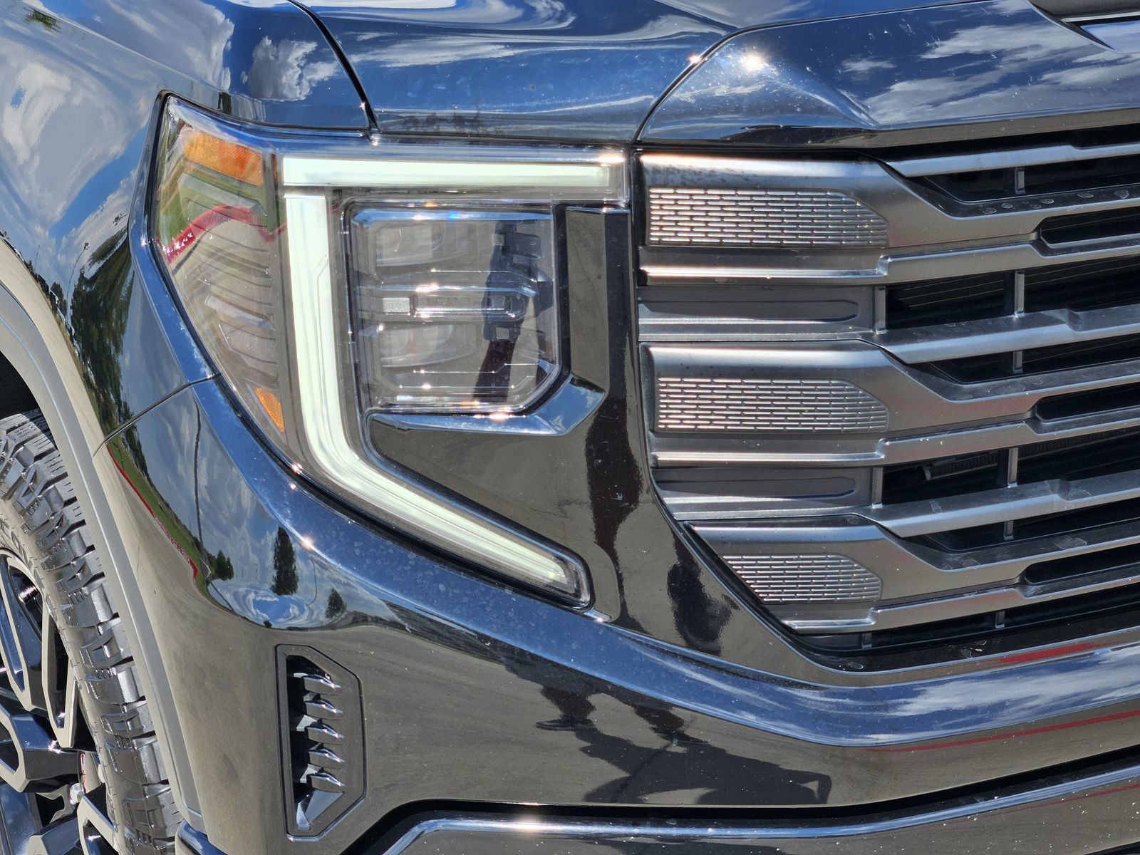 Certified 2023 GMC Sierra 1500 Pro w/ Graphite Edition AWD/4WD image 10