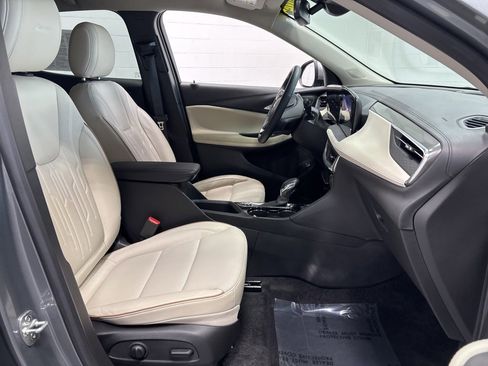 Used 2024 Buick Encore GX Avenir w/ Avenir Convenience Package image 10