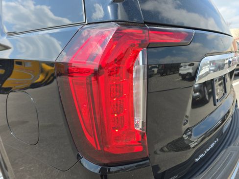 Used 2021 GMC Yukon Denali AWD/4WD image 34