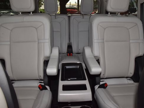 New 2026 Lincoln Aviator Reserve w/ Illumination Package AWD/4WD image 22