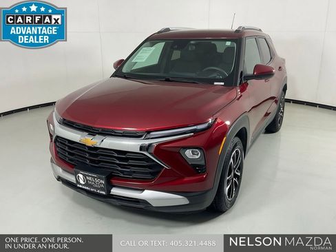 Used 2024 Chevrolet TrailBlazer LT w/ Driver Confidence Package FWD image 1