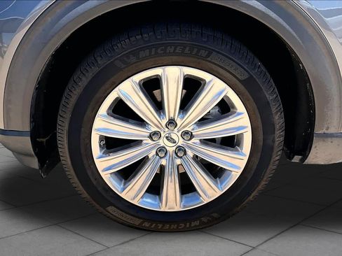 Used 2021 Ford Explorer Limited w/ Equipment Group 301A RWD image 9