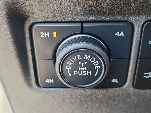 Used 2025 Ford Expedition Tremor AWD/4WD image 26