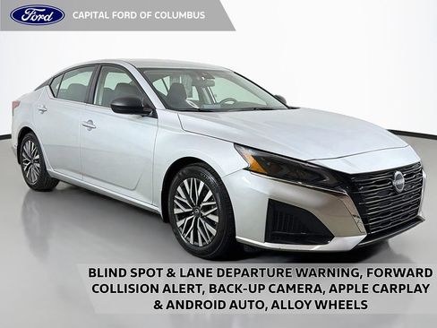 Used 2024 Nissan Altima 2.5 SV FWD image 1