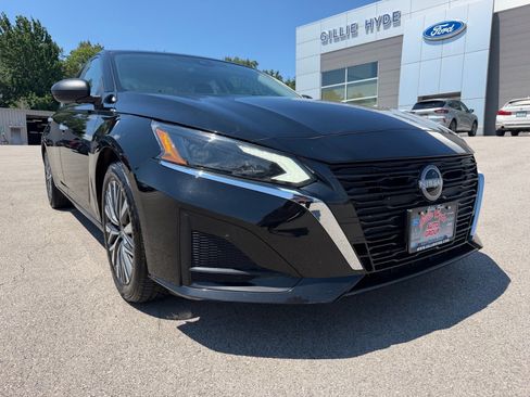 Used 2024 Nissan Altima 2.5 SV FWD image 4