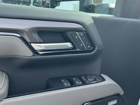 New 2026 Chevrolet Silverado 2500 ZR2 image 25