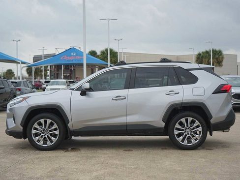Used 2024 Toyota RAV4 XLE Premium image 3