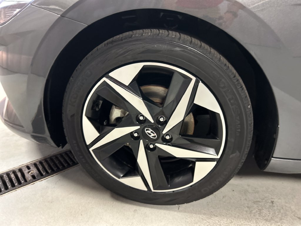Used 2023 Hyundai Elantra SEL w/ Convenience Package FWD image 9