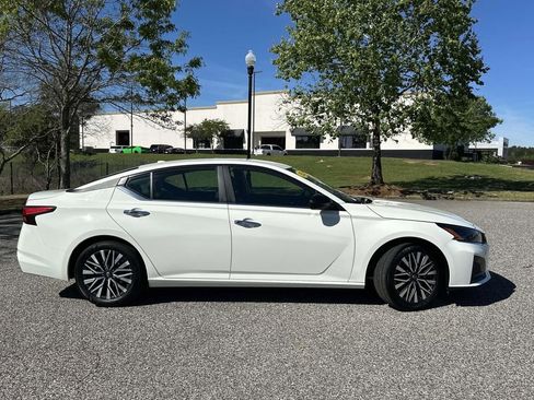 Used 2025 Nissan Altima 2.5 SV image 30