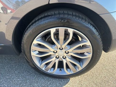 Used 2017 Land Rover Range Rover Sport HSE image 12