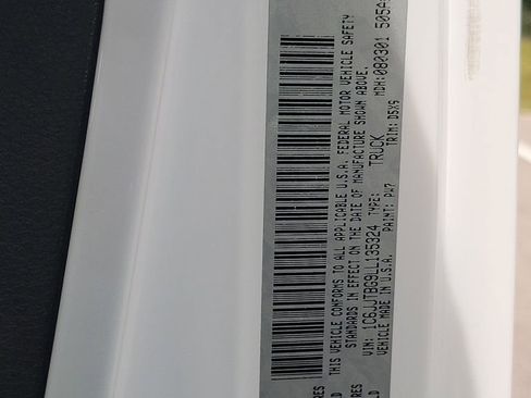 Used 2020 Jeep Gladiator Rubicon w/ Trailer Tow Package image 29