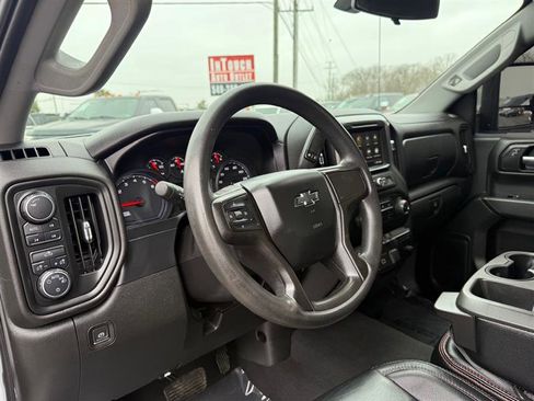 Used 2019 Chevrolet Silverado 1500 Custom Trail Boss w/ Custom Convenience Package image 27