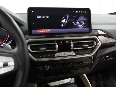 Certified 2023 BMW X4 xDrive30i w/ Premium Package image 9