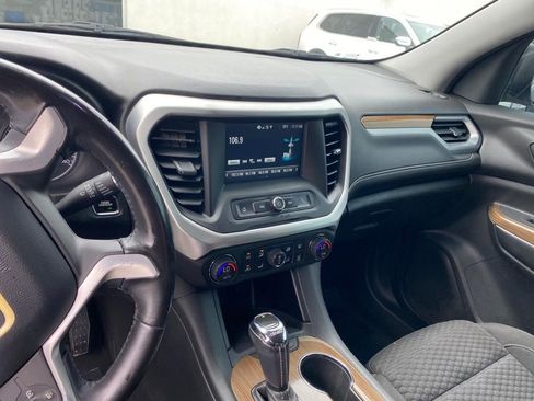 Used 2019 GMC Acadia SLE FWD image 27