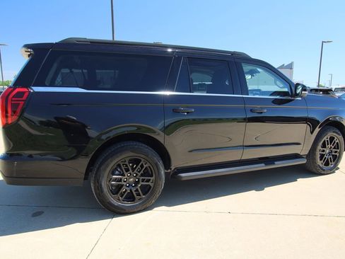 Used 2025 Ford Expedition Max Active AWD/4WD image 5