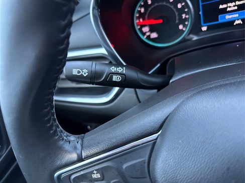 Used 2020 Chevrolet Equinox LT image 18