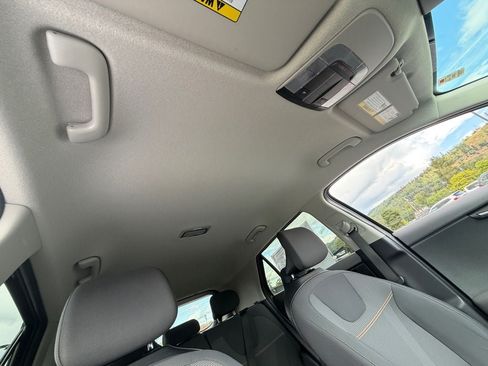 Used 2025 Kia Niro LX FWD image 27