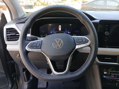 New 2026 Volkswagen Taos SE FWD image 14