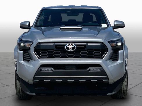 Used 2025 Toyota Tacoma TRD Sport image 4