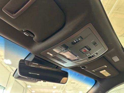 Used 2020 Lexus ES 300h w/ Premium Package FWD image 34
