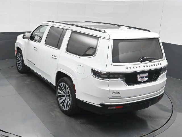 Used 2023 Jeep Grand Wagoneer Series III AWD/4WD image 40