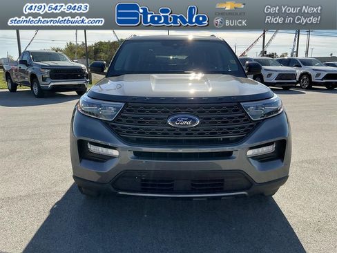 Used 2023 Ford Explorer XLT w/ Equipment Group 202A image 9