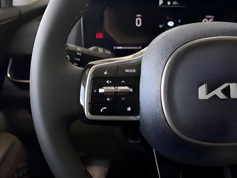 New 2026 Kia Carnival LXS image 12