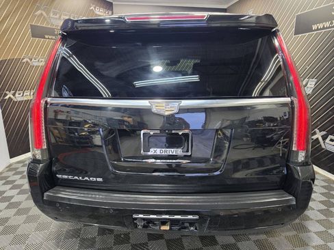 Used 2017 Cadillac Escalade Platinum RWD image 7