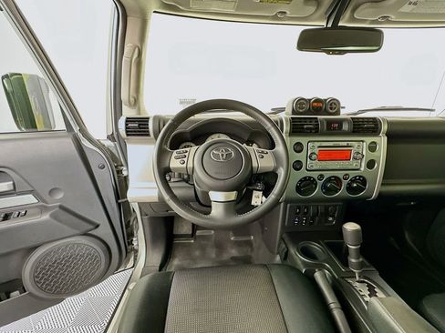 Used 2012 Toyota FJ Cruiser 2WD image 21