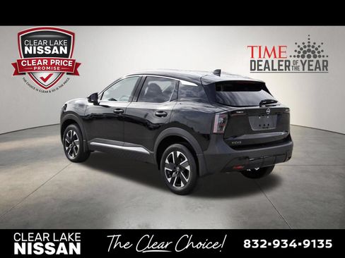 Certified 2025 Nissan Kicks SR FWD image 5